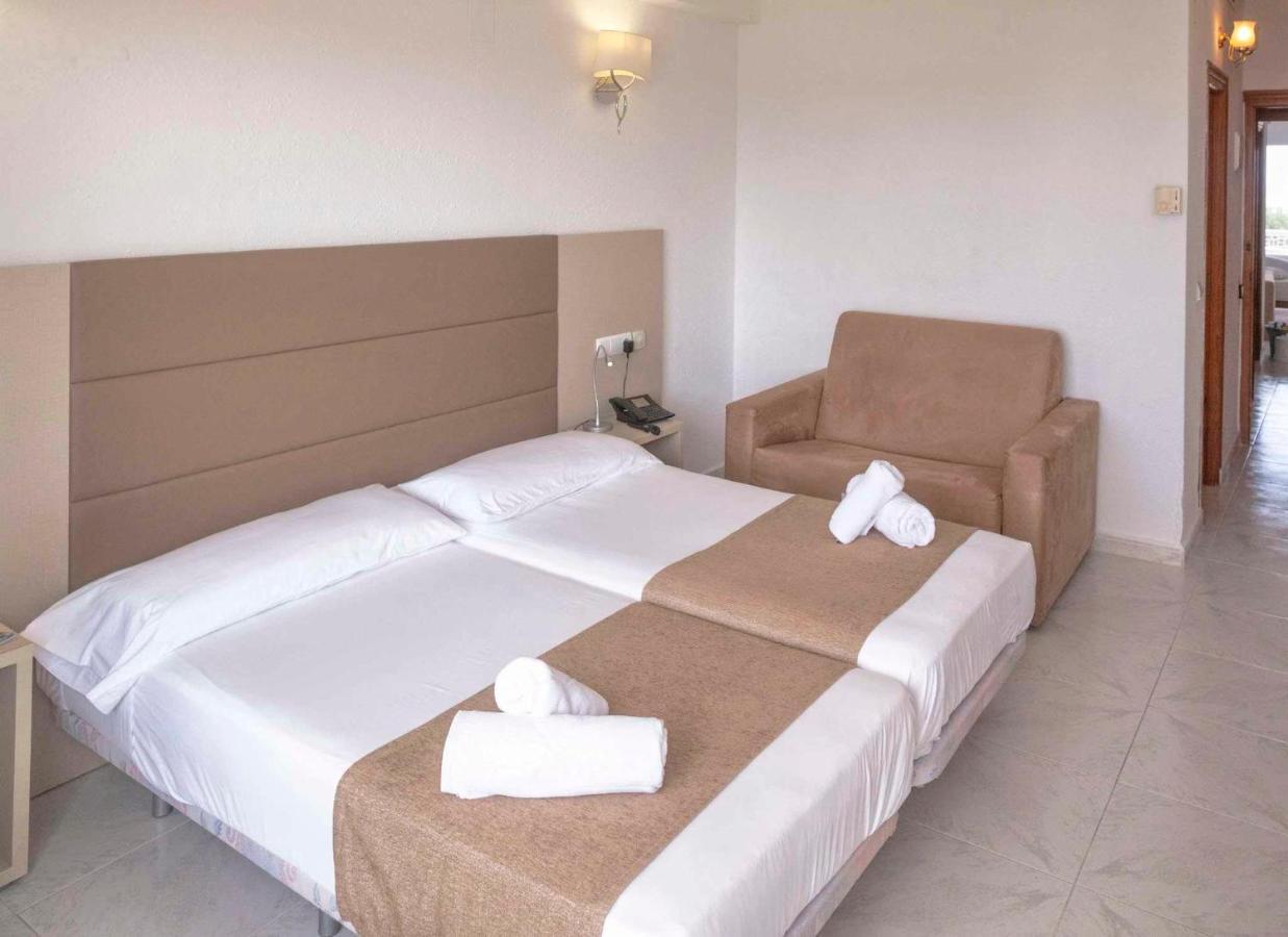 Roquetes Rooms - Formentera Break Es Pujols Eksteriør billede