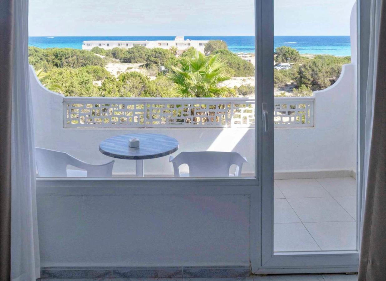 Roquetes Rooms - Formentera Break Es Pujols Eksteriør billede